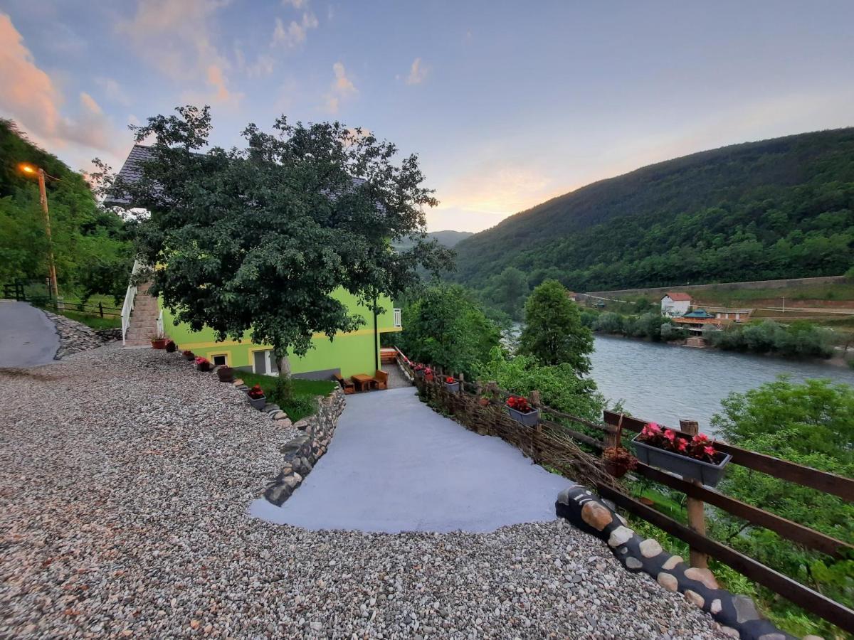 Apartmani Vila Na Drini Foca Esterno foto
