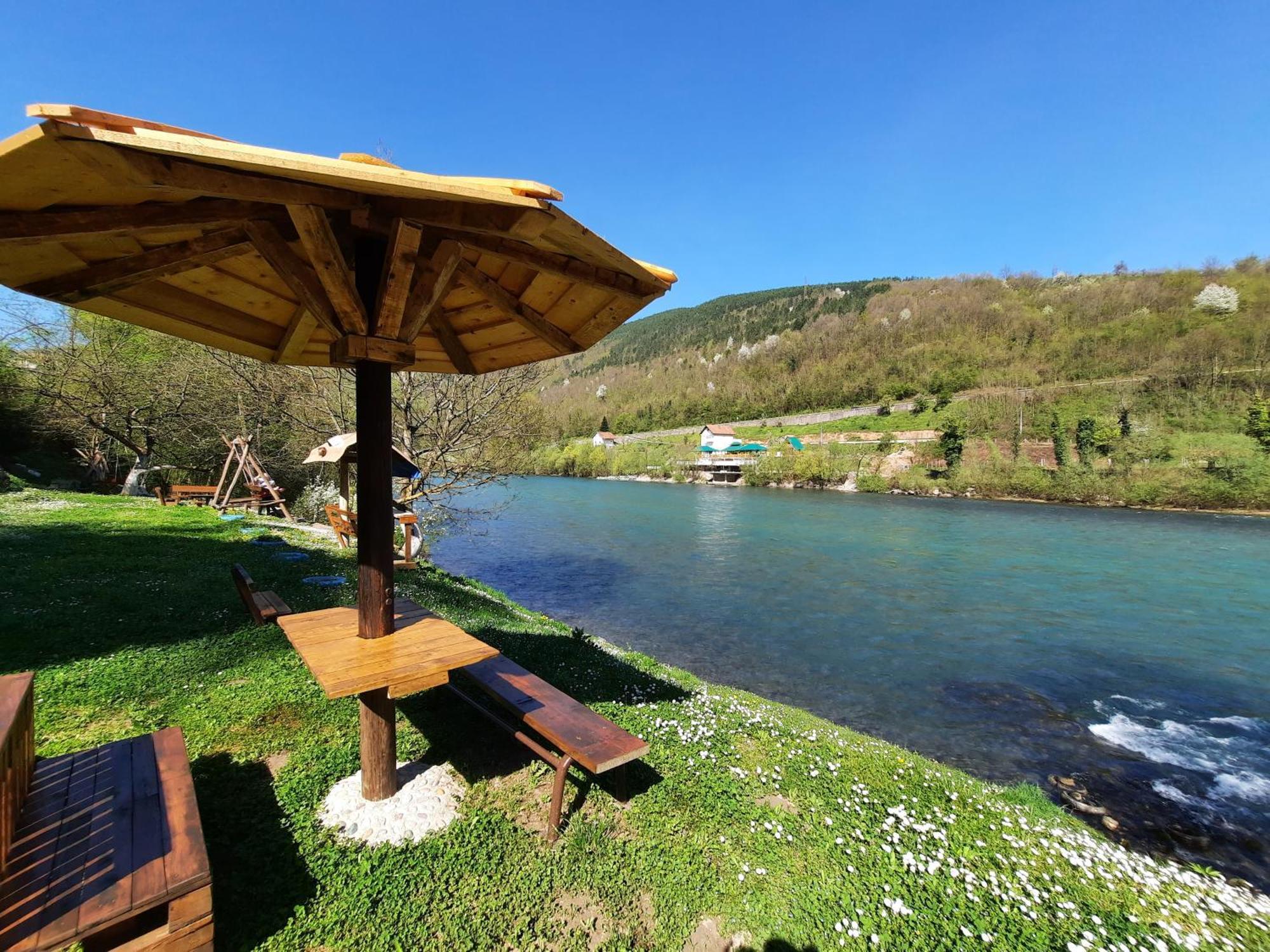 Apartmani Vila Na Drini Foca Esterno foto