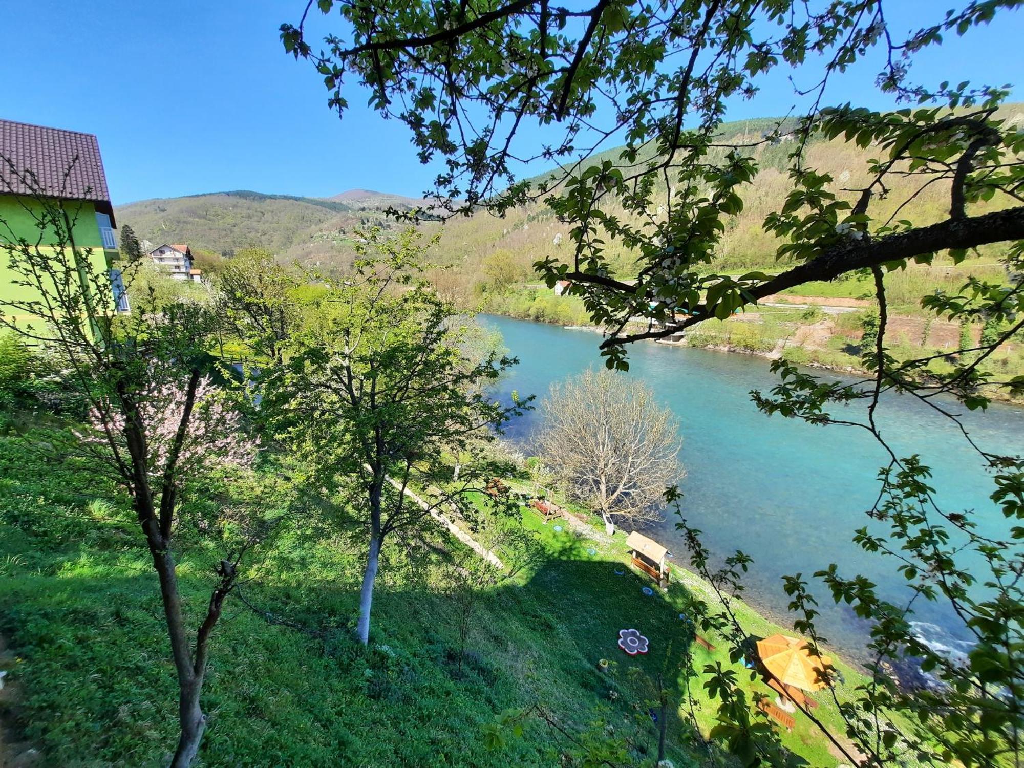 Apartmani Vila Na Drini Foca Esterno foto